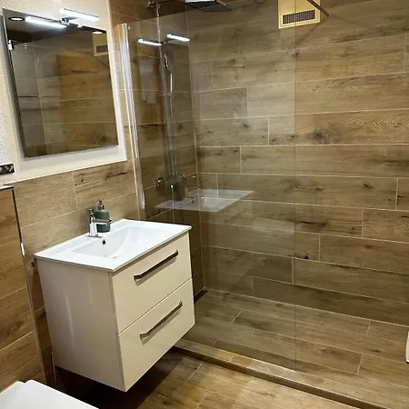 Leonorus Appartement *