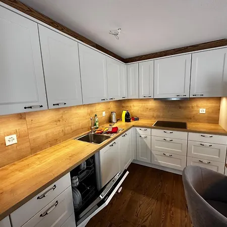 Apartament Leonorus *