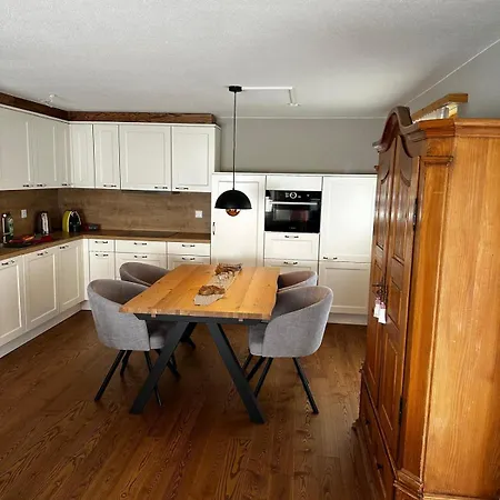 Leonorus Apartment *
